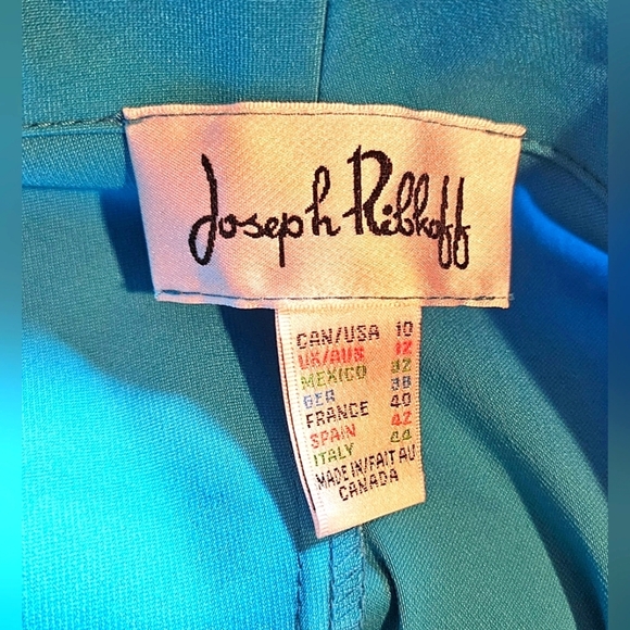 Joseph Ribkoff Ruched Cropped Zip Up Top - Picture 4 of 5